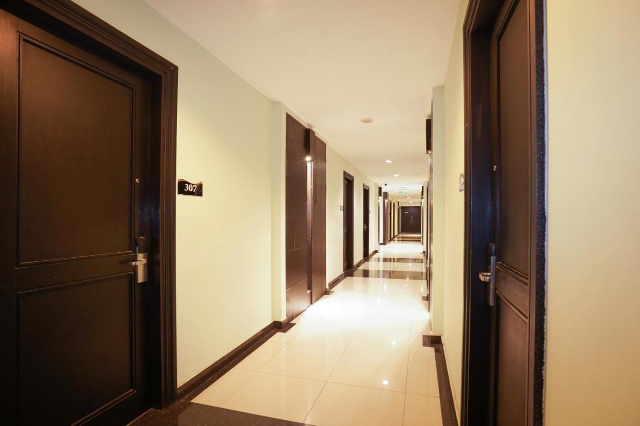 Oyo 197 Prime Royal Hotel Kapasari Exterior foto